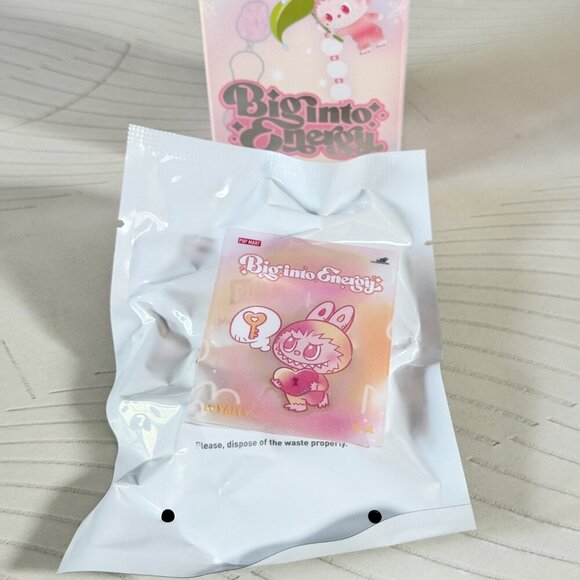 Pop Mart Big Into Energy – Labubu Phone Charm (LOYALTY) NIB - Picture 5 of 9